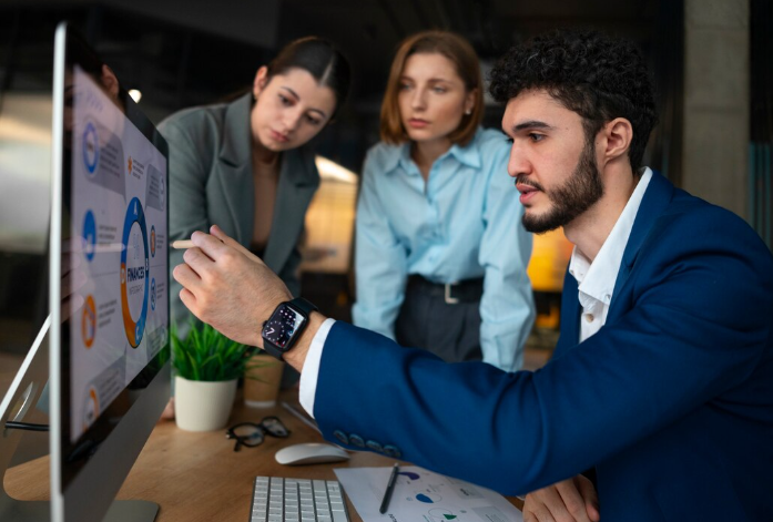Why Modern Businesses Are Switching to Workforce Management Software in 2025